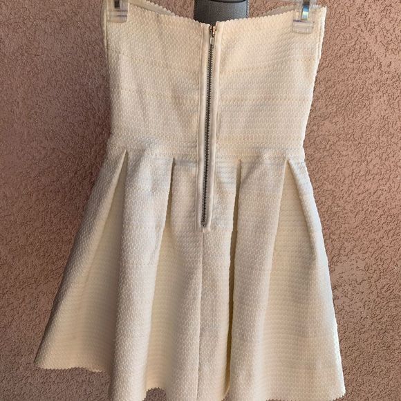 Bandage fit and flare strapless dress - Picture 2 of 5